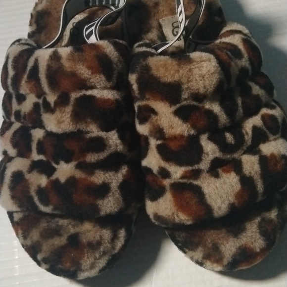 Ugg fluff slides - Picture 1 of 11